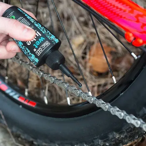 LUBRIFICANTE CORRENTE BIKE MUC-OFF WET LUBE ÓLEO 120ML