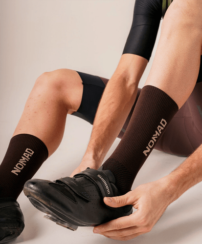 MEIA CICLISMO NOMAD RACING APEX COMPRESSÃO MARROM